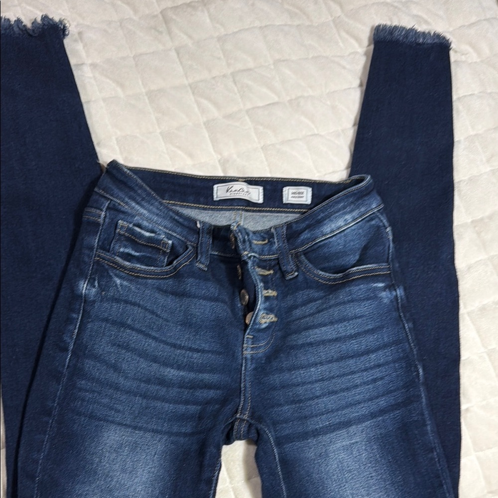 Mid rise skinny kan can signature